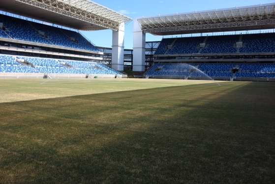 Construída para sediar quatro jogos da primeira fase da Copa, Arena Pantanal está interditada para reparos.