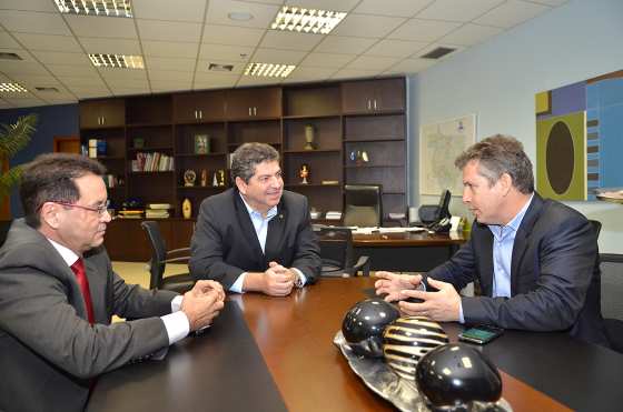 Mendes em conversa com Maluf e Botelho: emendas para Cuiabá