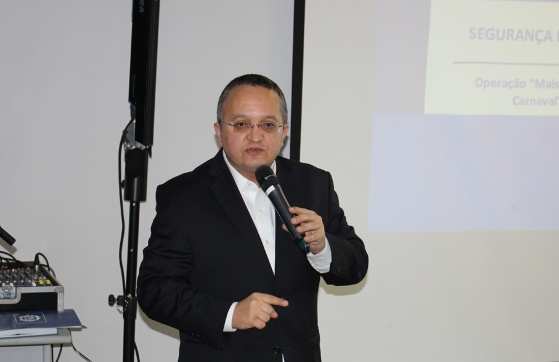 Taques: caminhoneiros atendem pedido e liberam combustível e alimento