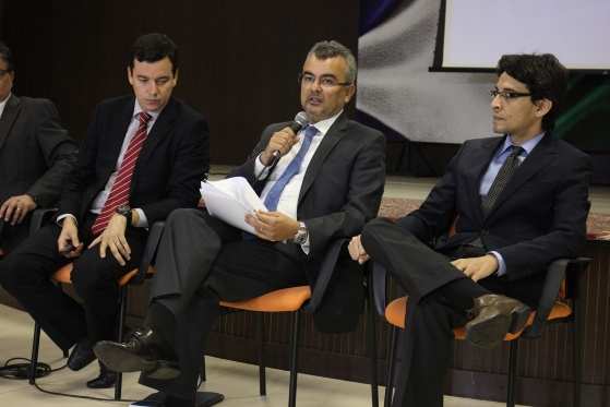Controlador, secretário-chefe da Casa Civil e procurador do Estado encaminharam 'achados anômalos' a oito órgãos