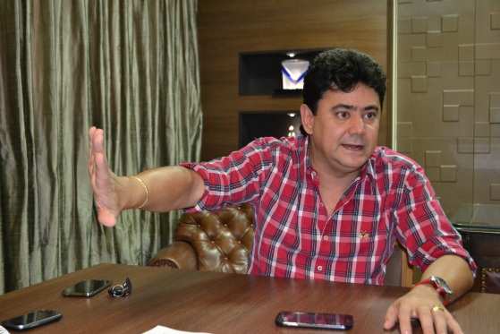 Ex-secretário de Fazenda Eder Moraes teria superfaturado o contrato.