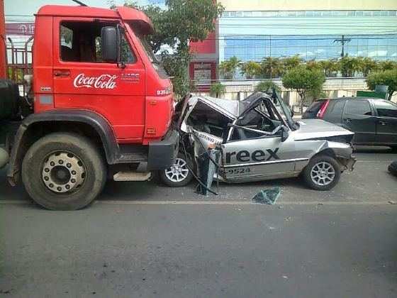 O motorista teve que ser levado para o Pronto Socorro de Cuiabá, após se queixar de dores pelo corpo. Outras três pessoas estavam no Uno, porém sofreram ferimentos leves. 