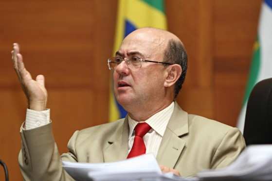 Ex-deputado estadual José Riva responde pelo desvio de R$ 62 milhões dos cofres da Assembléia Legislativa de MT.