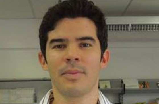 Marcelo Ferraz é jornalista e escritor. 