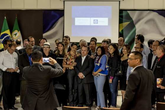 Pedro Taques iniciou a reunião explicando que a medida só foi possível em virtude das ações de economia do Estado.