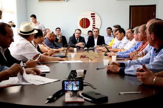 Secretários de Gestão e Fazenda argumentaram ao Fórum Sindical a necessidade do parcelamento.