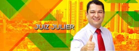 A gravação mostra Julier na periferia da capital fazendo várias críticas a gestão de Mauro Mendes.