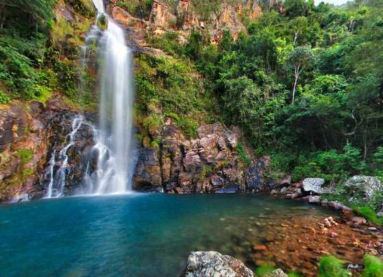 Uma das cachoeiras em Nobres: beleza, águas limpas, sol e preço mais baixo.