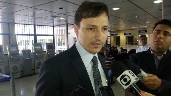 Ulisses Rabaneda e outros quatro advogados fazem a defesa de Roseli Barbosa.