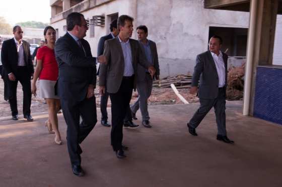 Ministro visitou obras abandonadas do HC