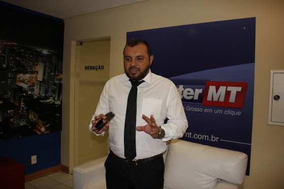 Sueme Evangelista durante entrevista ao RepórterMT