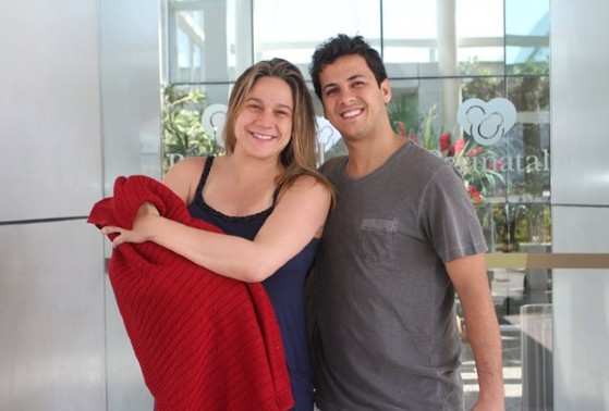 A apresentadora deu à luz na tarde de sexta-feira (28).