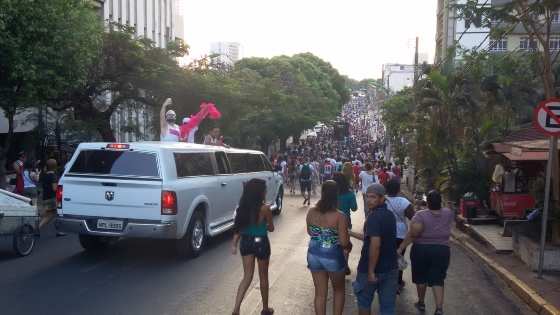 Parada de Cuiabá reuniu cerca de 4 mil pessoas segundo organizadores 