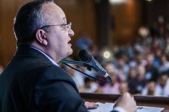 Professor de direito constitucional, Pedro Taques defende o regime democrático como ferramenta importante para a concretização de políticas públicas