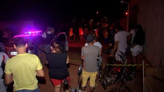 Homicídio aconteceu na noite desta terça-feira (3), no bairro José Pinto.