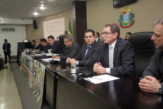 Para depor na Assembleia Legislativa,  ele precisou da autorização da Justiça e foi escoltado por agentes da Segurança Pública.