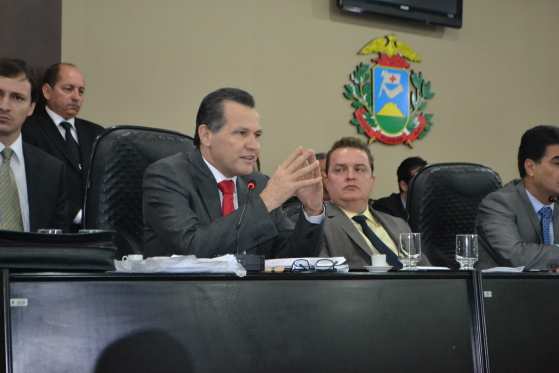 Convocado como testemunha, Silval não poderia mentir, então optou por não responder.