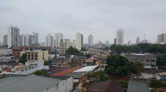 Apesar da chuva, que deve cair ao longo da semana, os termômetros devem ficar na casa dos 40 graus na Capital.