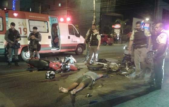 Segundo a PM, após os bandidos roubarem um automóvel no centro da capital seguiram tranquilamente para Avenida do CPA.