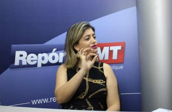 Luciane foi deputada na legislatura 2011-2015, mas desistiu da reeleição para abrir espaço ao marido Oscar Bezerra, que foi eleito.