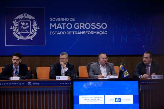 Secretariado acompanhou governador Pedro Taques no detalhamento da proposta de reforma tributária.