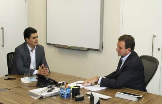 Pinheiro esteve com Paes no Rio de Janeiro em viagem para visita técnica