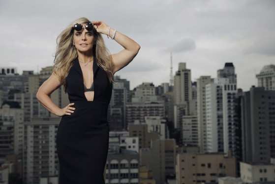 Bruna Lombardi diz que mantém a forma com alimentação saudável, ioga e musculação. Ela ainda pratica meditação: 