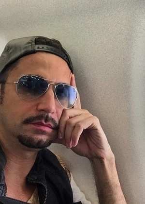 Latino admite que ainda ama muito a ex-mulher Rayanne Morais.