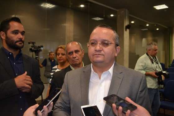 Governador Pedro Taques é destaque na edição do jornal 