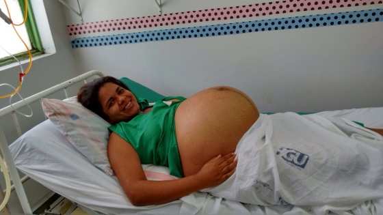 Ziziléia está de repouso, hospitalizada, porque o parto pode acontecer a qualquer momento.