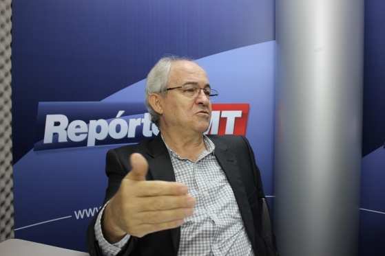 O deputado federal Adilton Sachetti disse que não apoiava Temer e sim o projeto do Brasil, independente de partido.