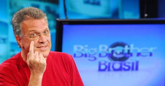 Pedro Bial continua como apresentador do