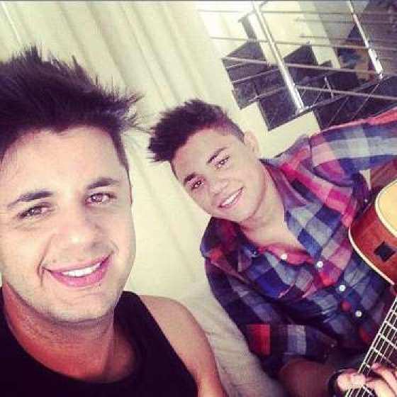 Felipe, irmão de Cristiano Araújo, relembrou o último Natal que passou ao lado do sertanejo,