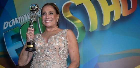Susana Vieira cutuca paulistas e dispensa modéstia em homenagem da Globo.