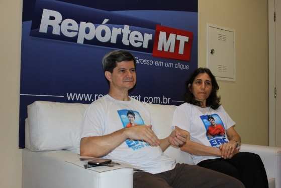 O casal, que perdeu o filho em um assalto, quer conseguir 150 mil assinaturas