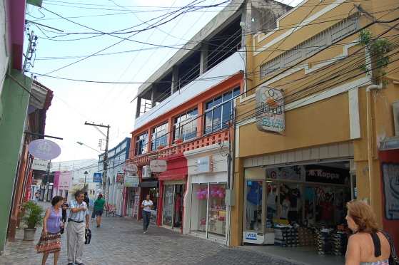 As lojas do Centro de Cuiabá poderão optar entre abrir ou não as portas. 