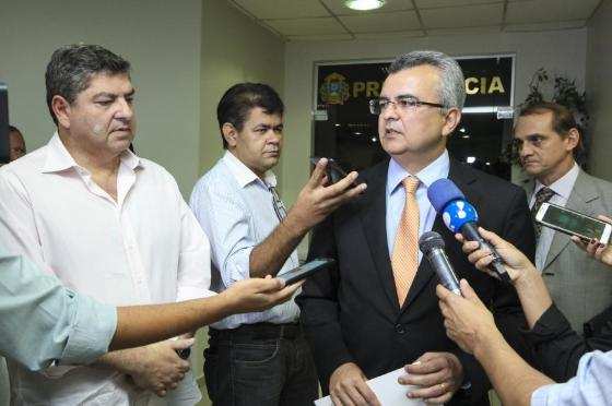 Secretário Paulo Taques garante que em novembro os repasses serão regularizados.