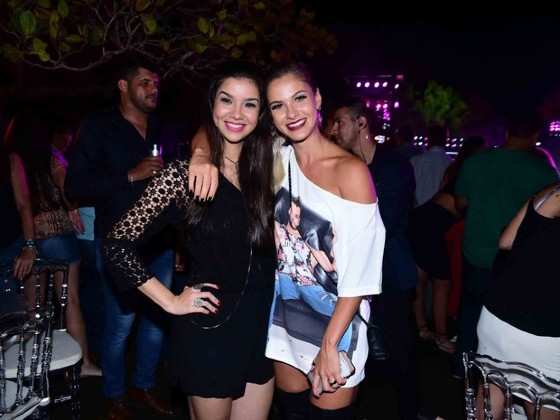 Andressa Suita com a irmã, Luara Oliveira
