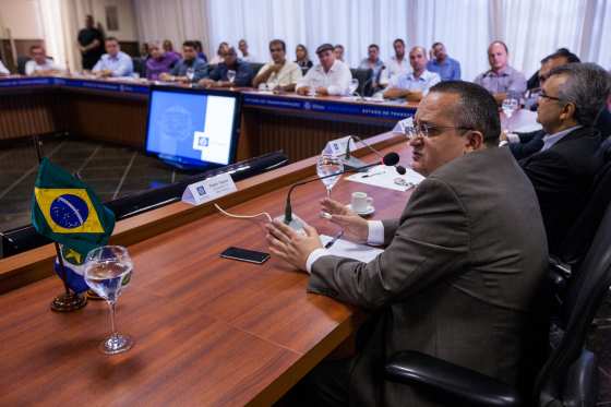 Desde dezembro, Taques vem se reunindo com o Fórum Sindical, para afastar 