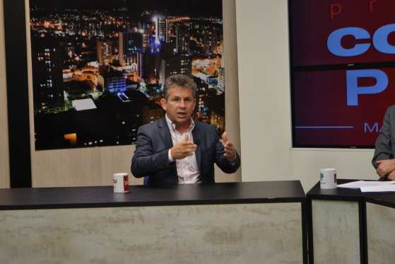 O prefeito afirma que os salários continuarão a ser pagos dentro do mês trabalhado.