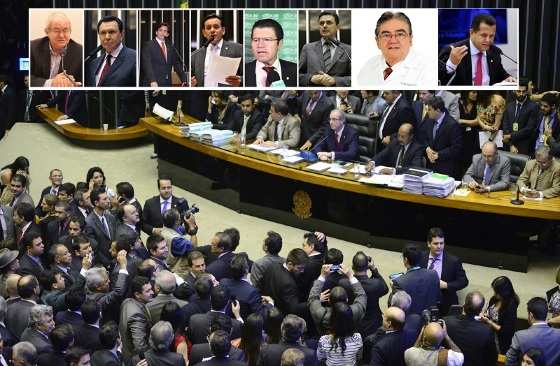 Os oito deputados federais de Mato Grosso votaram das às 18h20, da noite deste domingo (17).