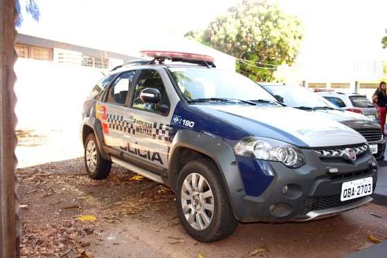 A PM prendeu o acusado logo após ele cometer as agressões e abusos.