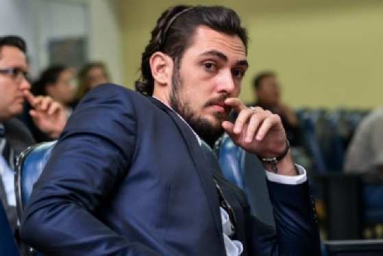 Ricardo Barbosa é cantor sertanejo