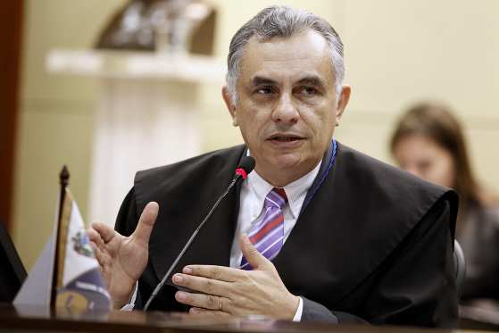 Humberto Bosaipo renunciou ao cargo de conselheiro do Tribunal de Contas, no final de 2014.