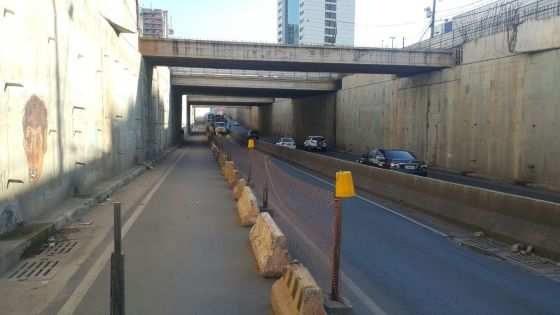 Via está interditada por