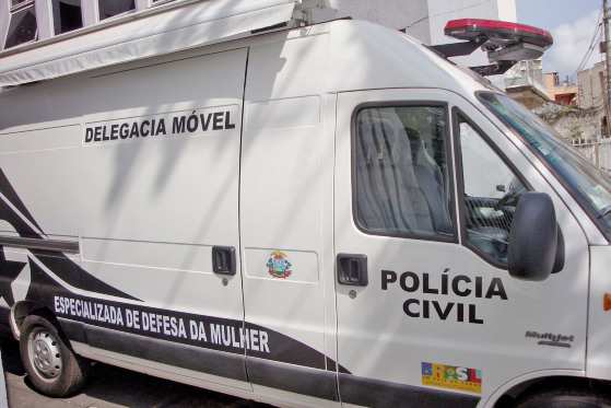 O gerente vai responder pelo crime de agressão na Lei Maria da Penha.