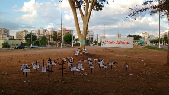 Manifestações contra os casos de mulheres assassinadas tomaram conta da Praça Ulisses Guimarães.