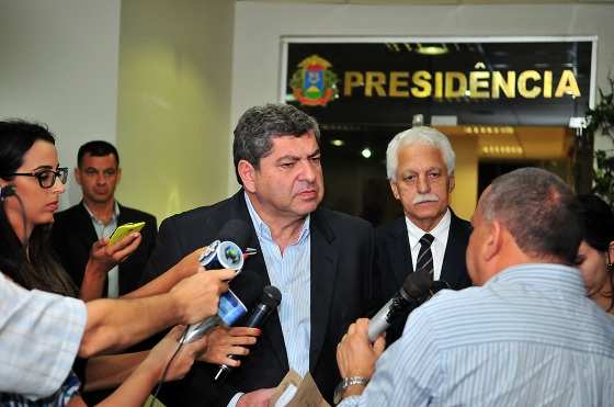 Representantes dos poderes constituídos se reuniram nesta segunda-feira na Assembleia Legislativa