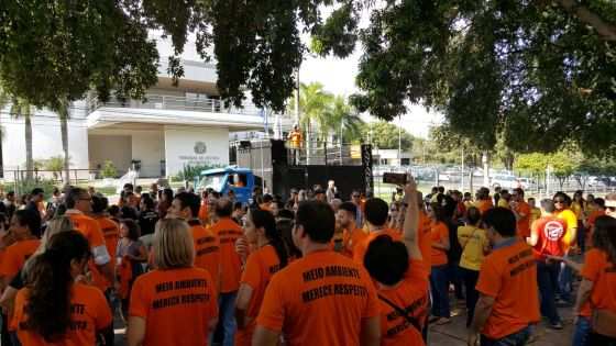 Até o momento, somente servidores da Sema e delegados suspenderam a greve. 