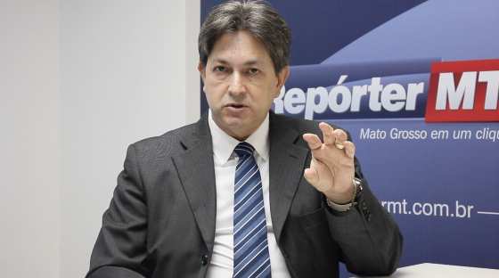 Brito tem um extenso currículo na vida política